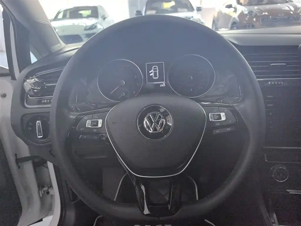 Volkswagen Golf 2020 Beloved Edition 280TSI DSG Comfort фото 4