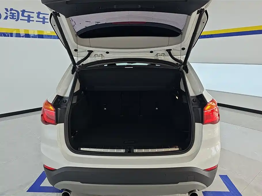 BMW X1 2019 sDrive20Li Leading Model фото 4