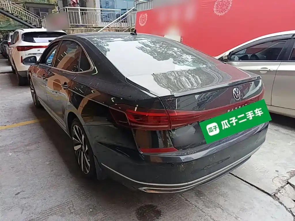 Volkswagen Passat 2024 380TSI Luxury фото 5