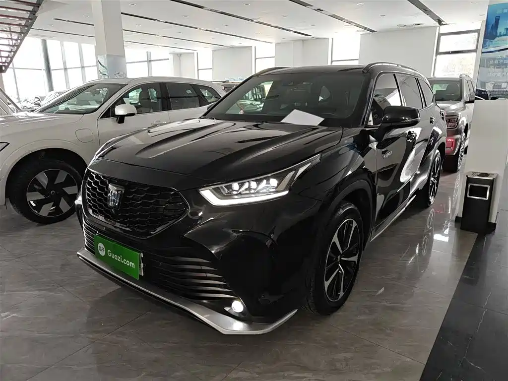 Toyota Crown Kluger 2023 2.5L HEV AWD Premium Edition фото 2