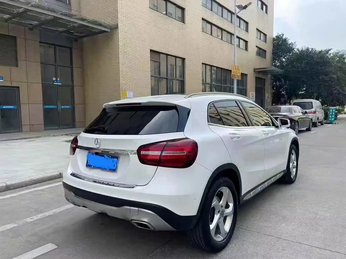 Mercedes-Benz GLA 2018 GLA 200 Dynamic фото 7