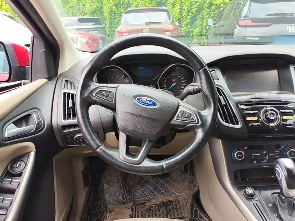 صورة 15 - Ford Focus