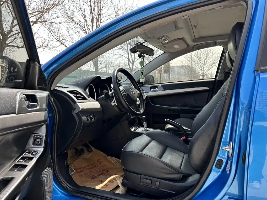 Mitsubishi Lancer EX 2015 2.0L CVT Flagship Edition фото 6