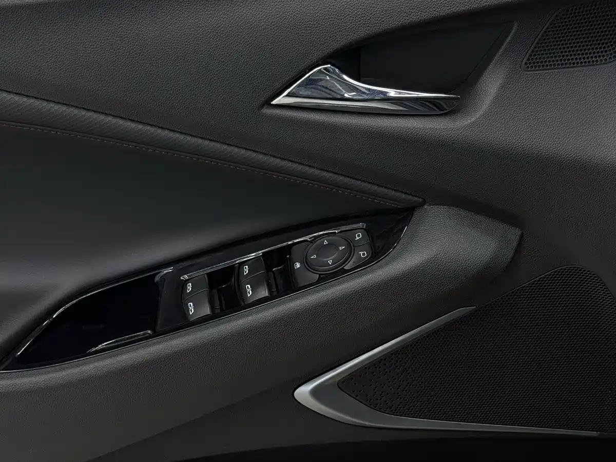 Chevrolet Volando 2022 2020 Mild Hybrid Redline 530T Automatic Premium Edition (5+2 seater)