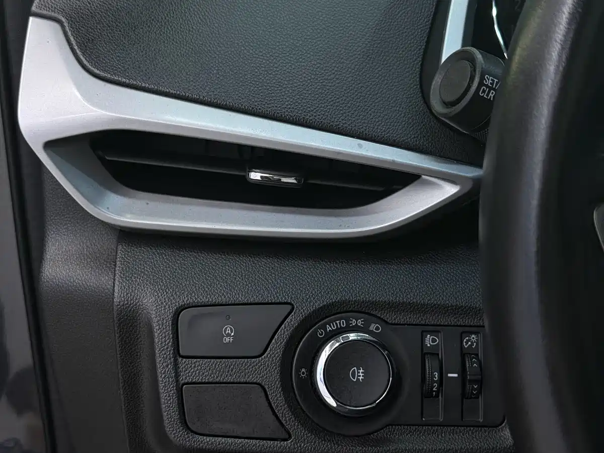 Chevrolet Volando 2022 2020 Mild Hybrid Redline 530T Automatic Premium Edition (5+2 seater)