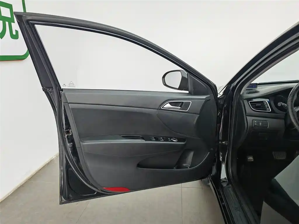 Hyundai Mistra 2014 1.8L Auto Comfort GL фото 8
