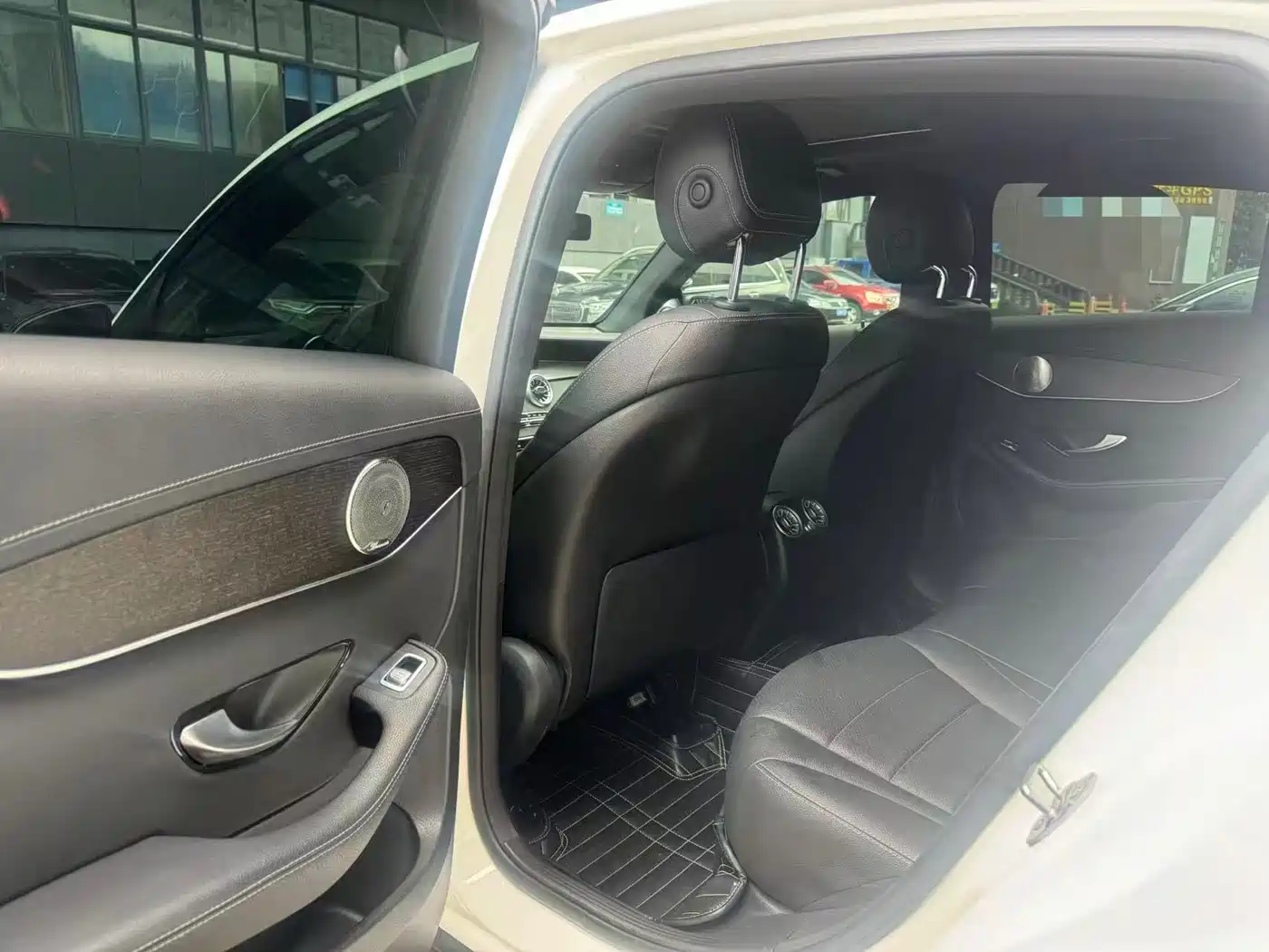 Mercedes-Benz GLC Coupe 2020 GLC 300 4MATIC Coupe SUV фото 5