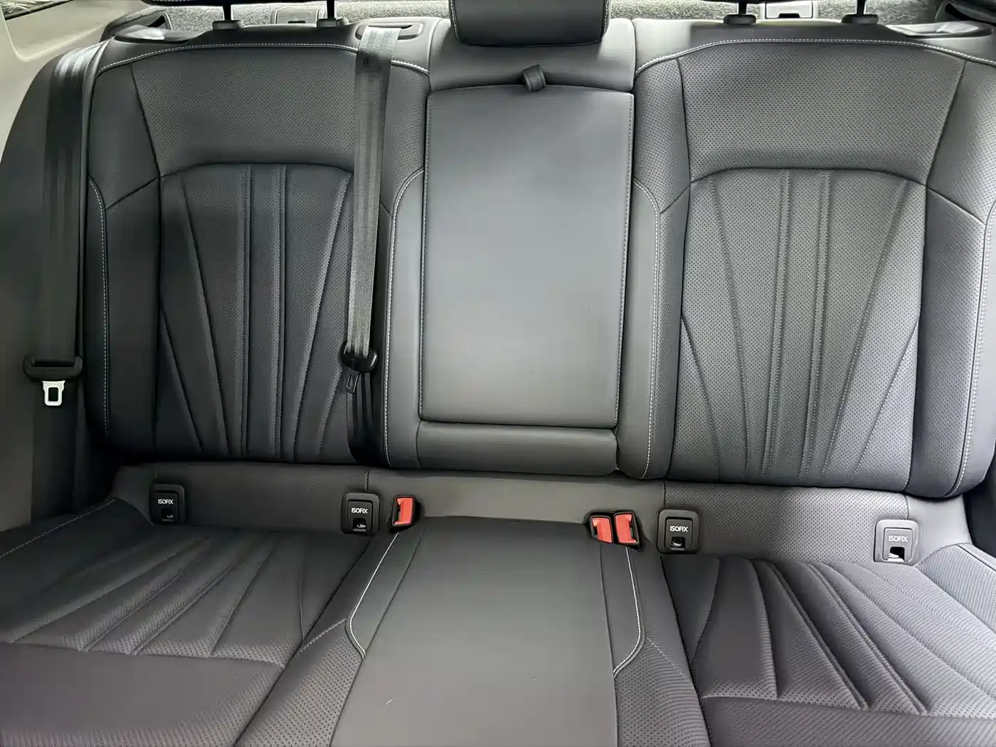 Volkswagen Passat 2024 380TSI Starlight Dragon Soaring Edition фото 9