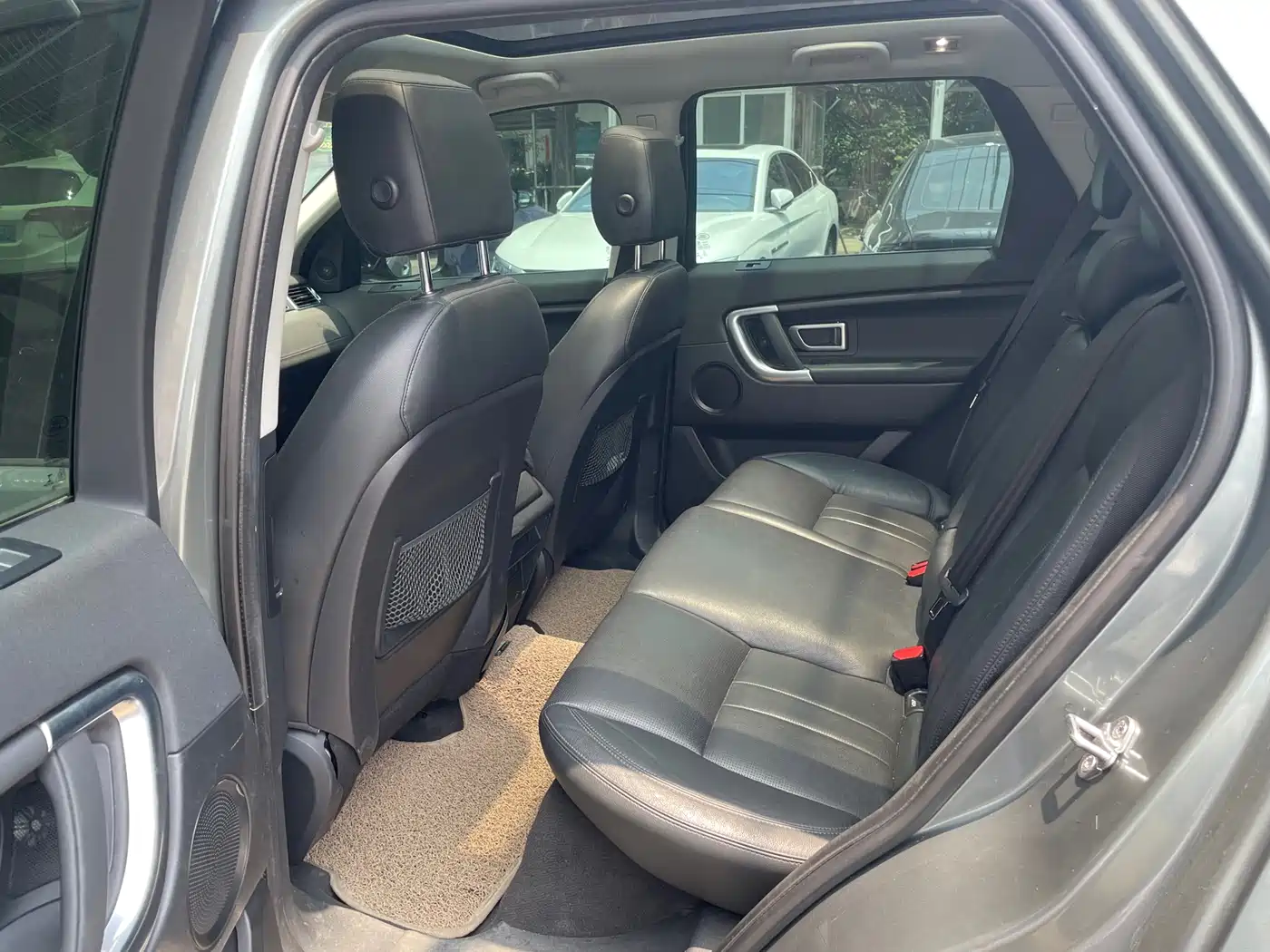 Land Rover Discovery Sport 2018 240PS SE Edition фото 13