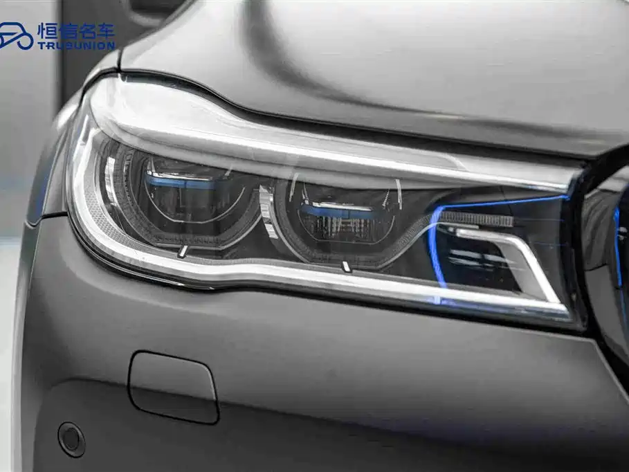 BMW 7 Series 2018 740Li xDrive Luxury M Sport Package Black Flame Edition фото 10