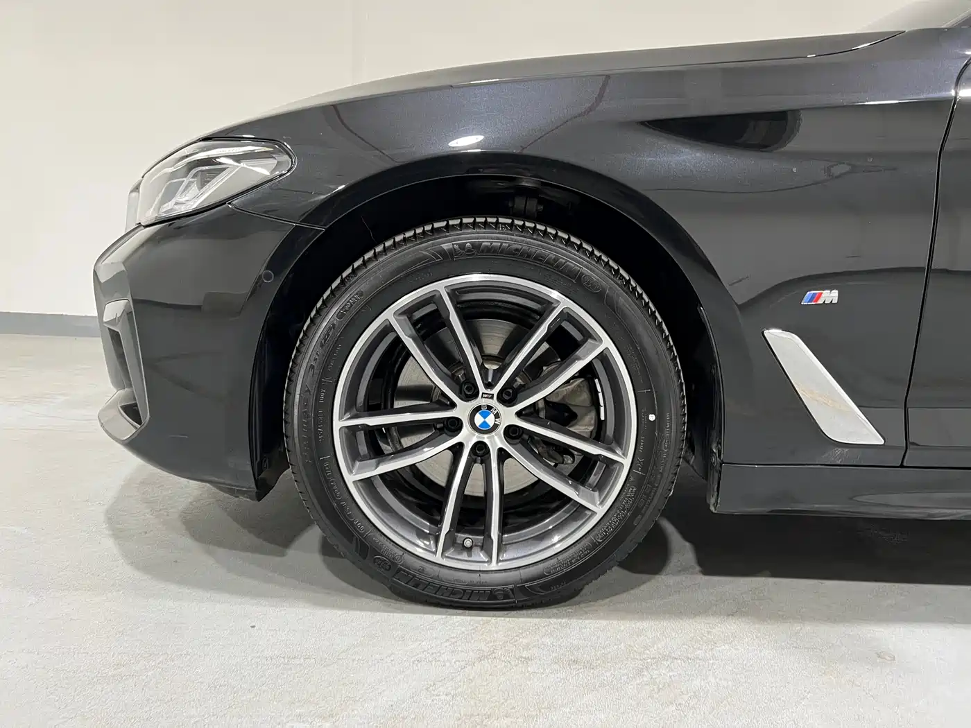 BMW 5 Series 2022 525Li M Sport Package фото 4
