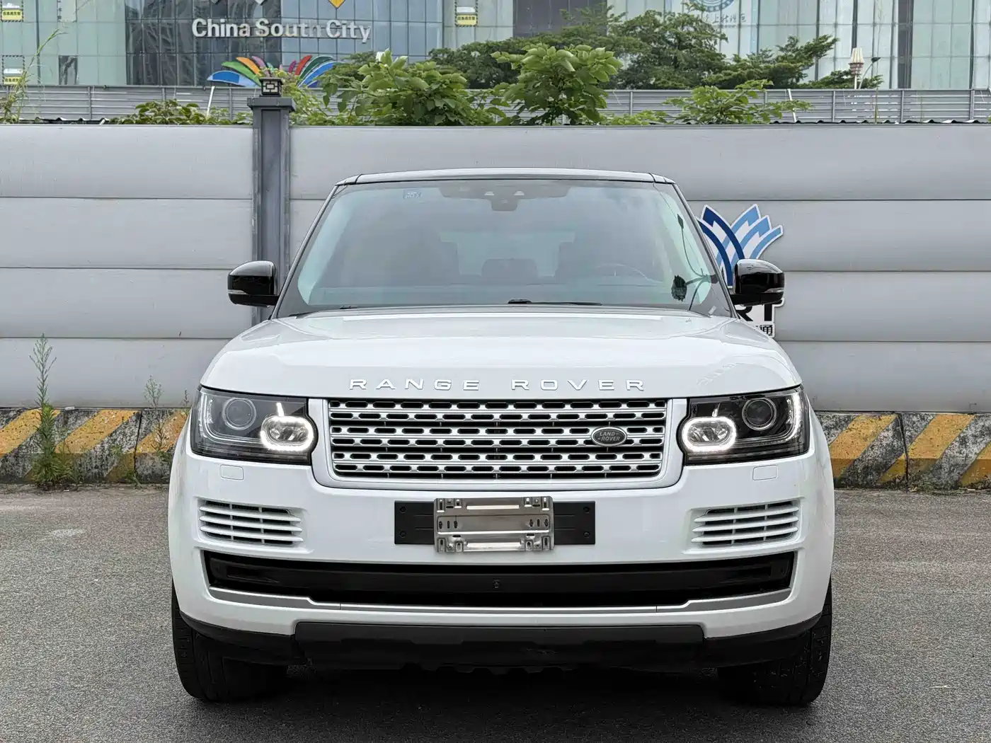 Land Rover Range Rover 2017 3.0 SC V6 Vogue LWB (Long Wheelbase) фото 2
