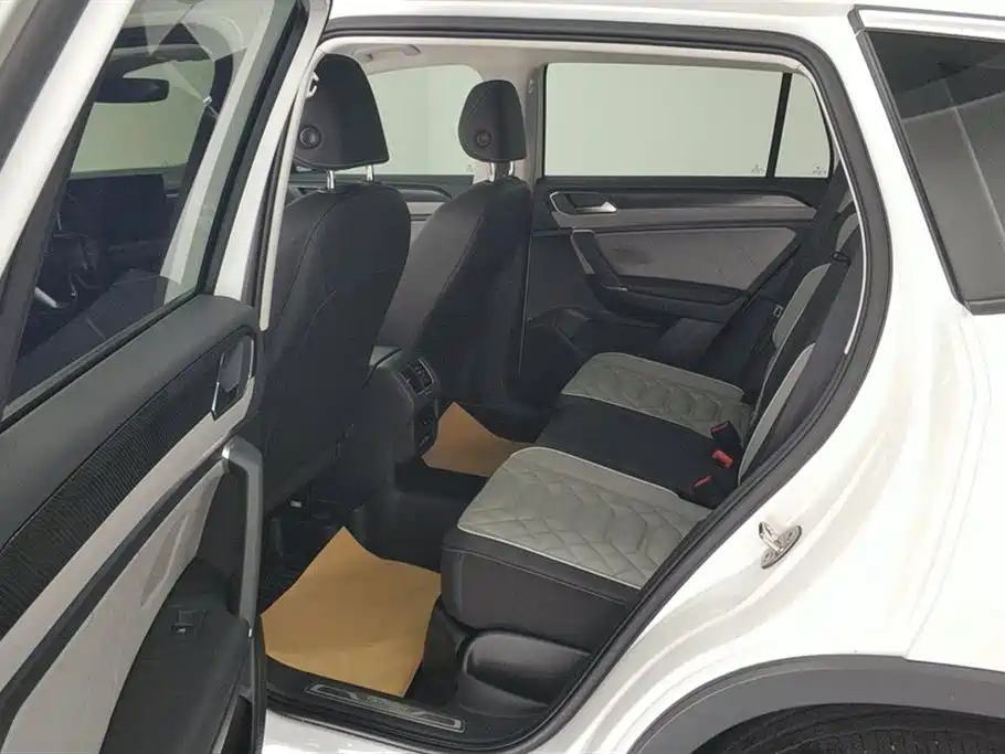 Volkswagen Tayron 2024 330TSI 2WD Luxury Plus Advanced фото 11