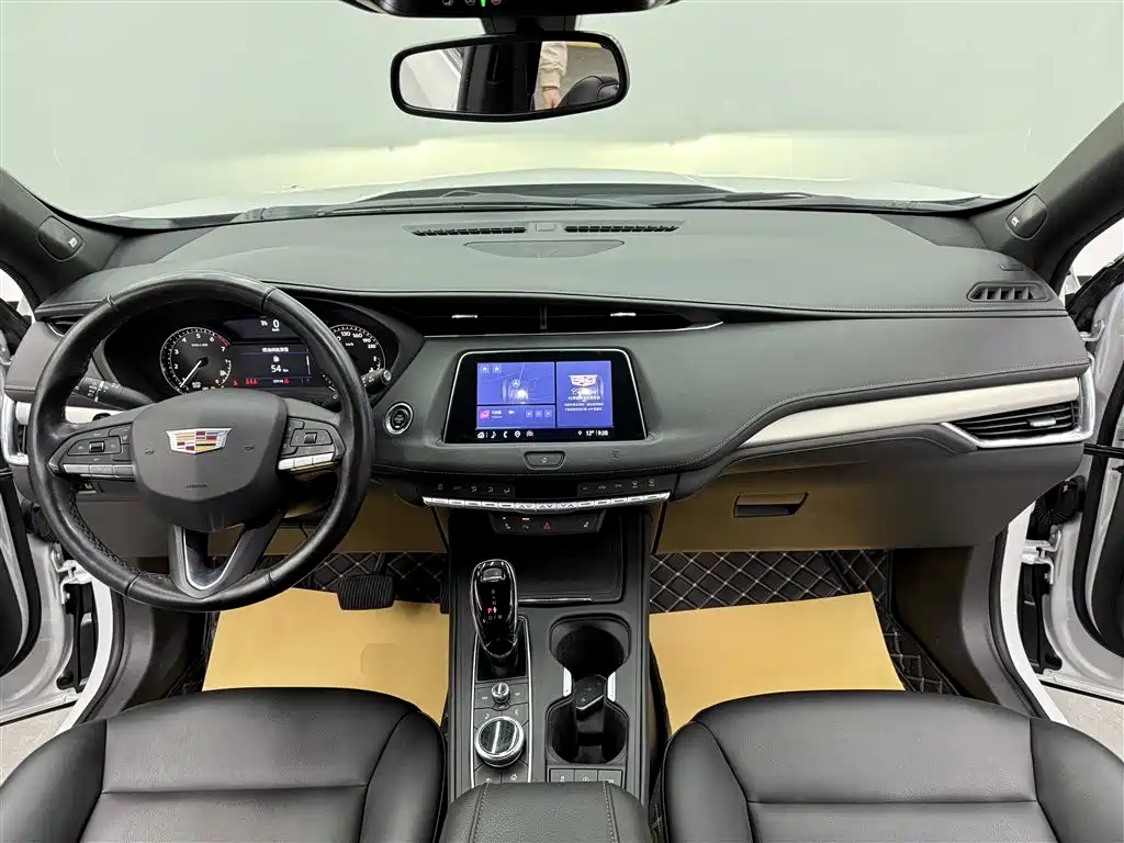 Cadillac XT4 2021 28T FWD Premium Edition фото 14