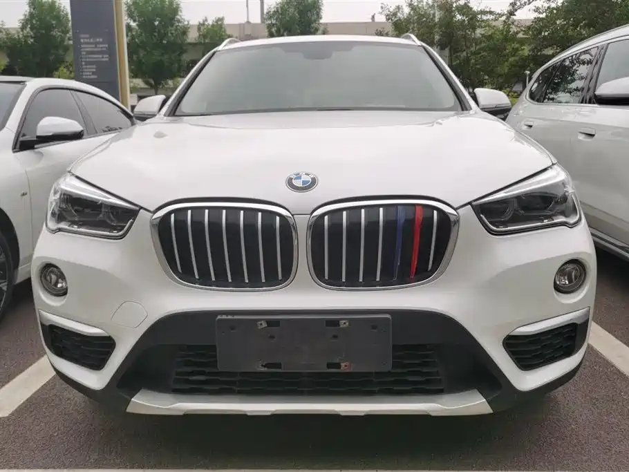 BMW X1 2018 sDrive18Li Premium Model фото 2