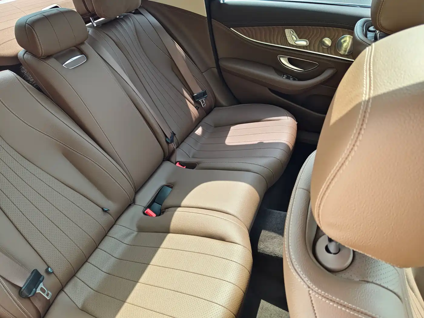 Mercedes-Benz E-Class 2022 Second Facelift E 300 L Luxury фото 30