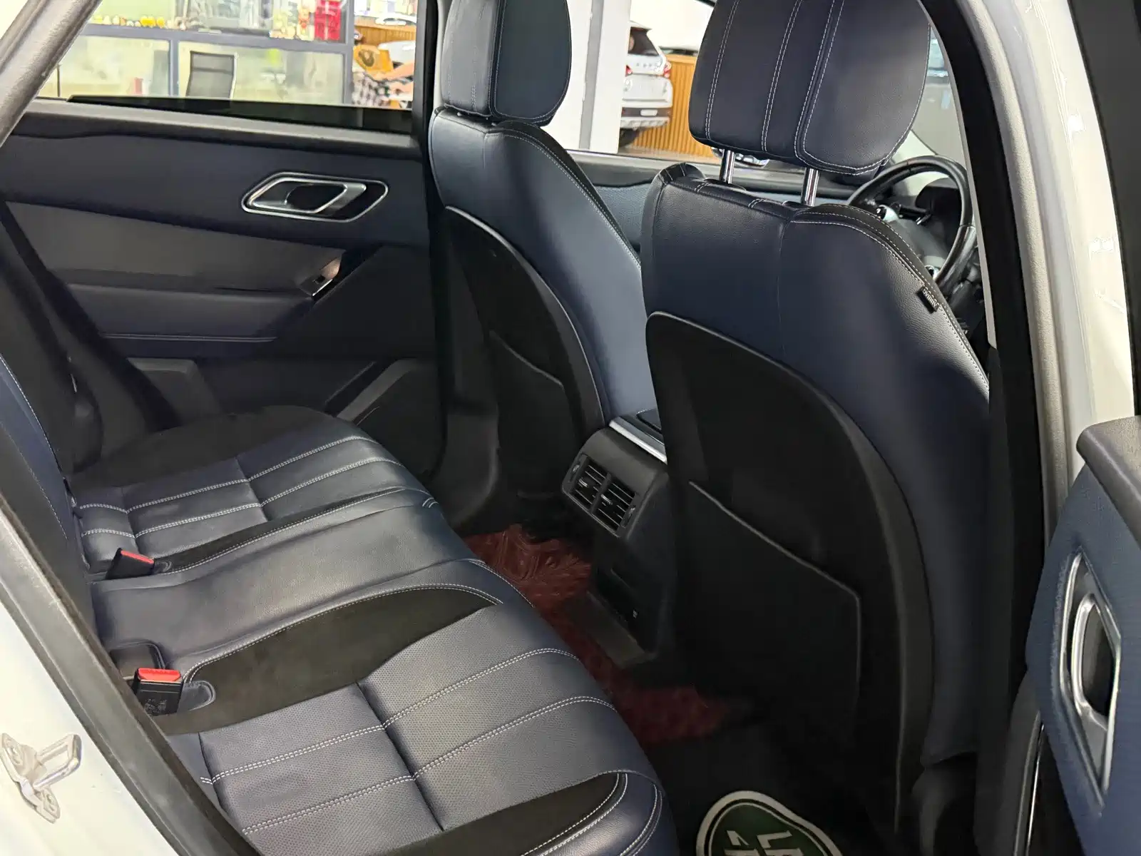 Фото 6 - Land Rover Range Rover Velar