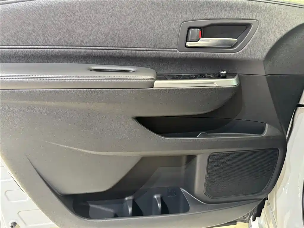 Toyota Sienna 2021 2.5L Hybrid Ultimate Edition фото 17