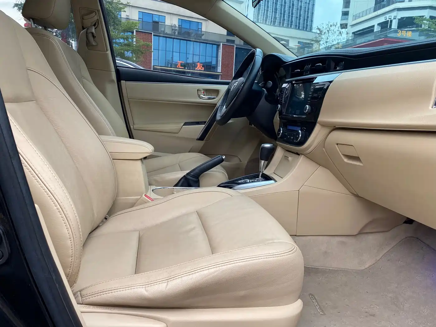 Toyota Corolla 2014 1.8L CVT GLX-i фото 10