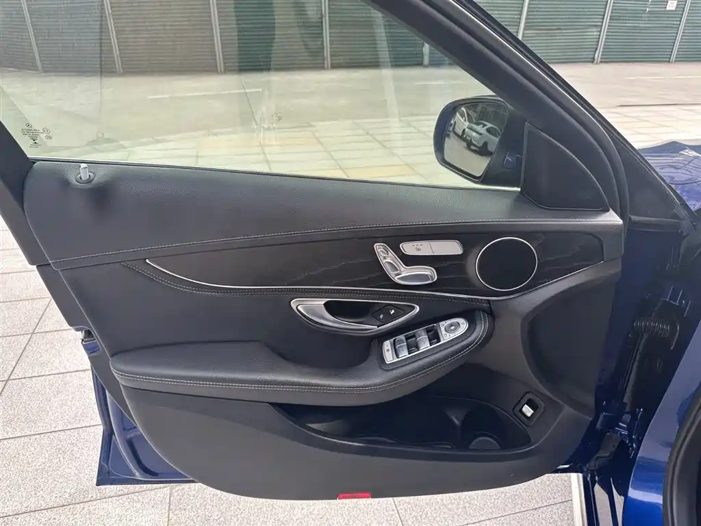 Mercedes-Benz C-Class 2017 C 200 L Sport фото 33