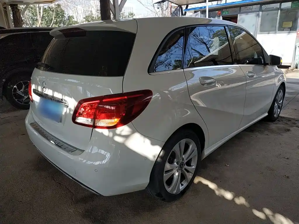 Mercedes-Benz B-Class 2019 B 200 Dynamic фото 23