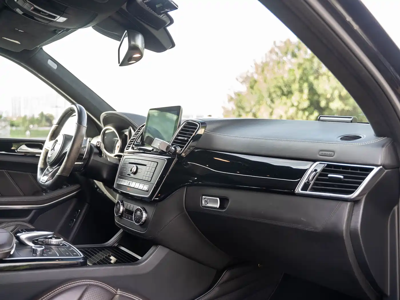 Mercedes-Benz GLS AMG 2017 AMG GLS 63 4MATIC фото 17
