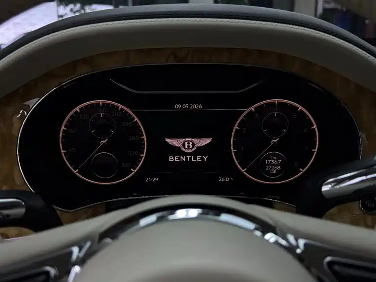 Bentley Flying Spur 2021 4.0T V8 Standard Version фото 16