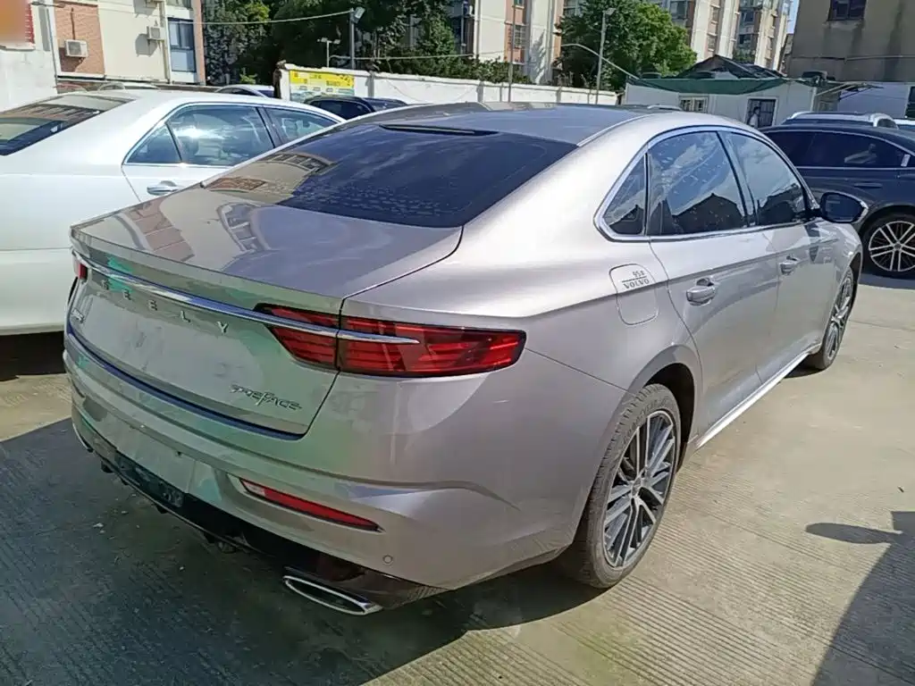 Фото 7 - Geely Preface