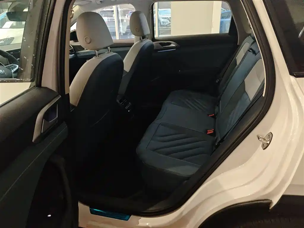 Volkswagen Tharu 2024 300TSI 2WD Moon Premium Edition фото 14