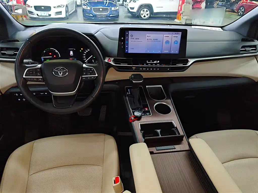 Toyota Granvia 2023 2.5L Hybrid Prestige Welfare PLUS Edition фото 12