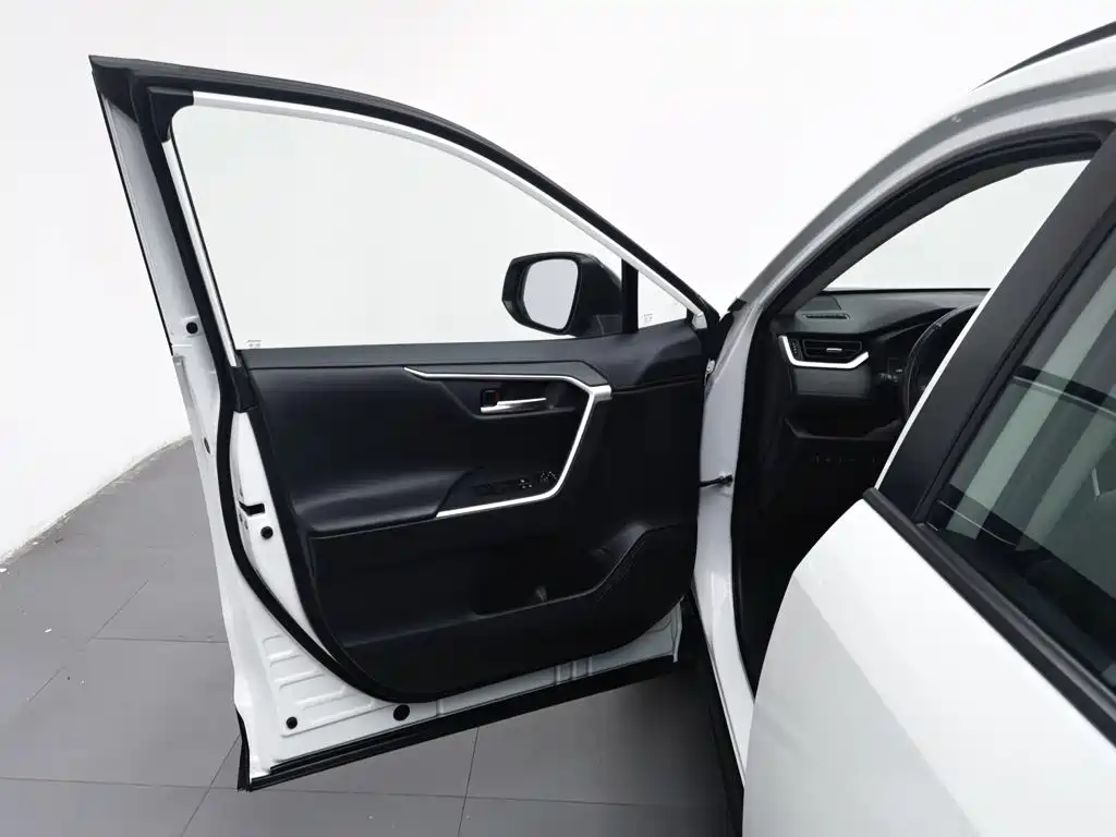 Toyota RAV4, миниатюра 7