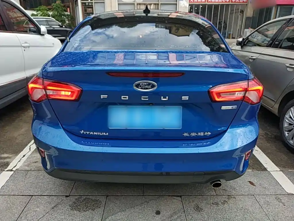 Фото 6 - Ford Focus
