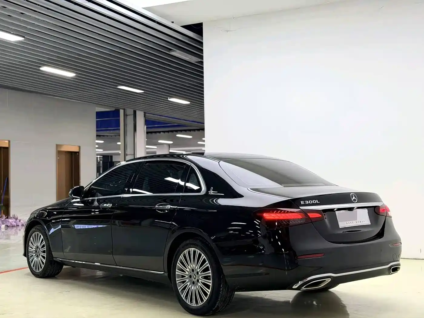 Mercedes-Benz E-Class 2021 E 300 L Fashion фото 4