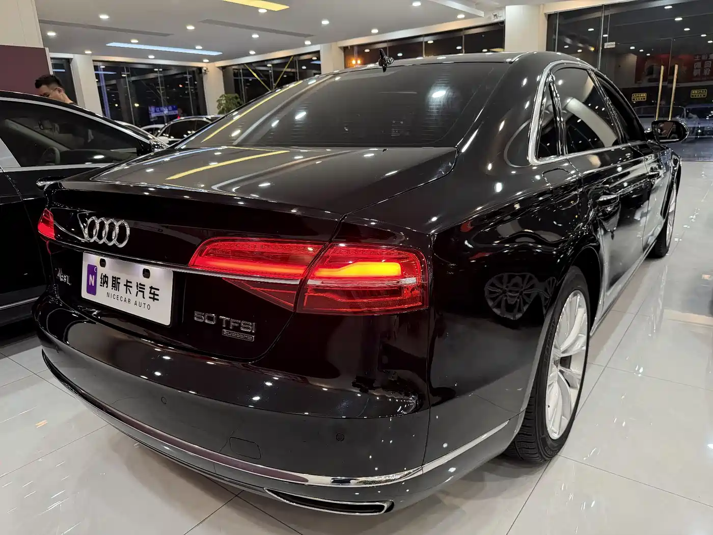 Audi A8 2014 A8L 45 TFSI quattro Luxury фото 6