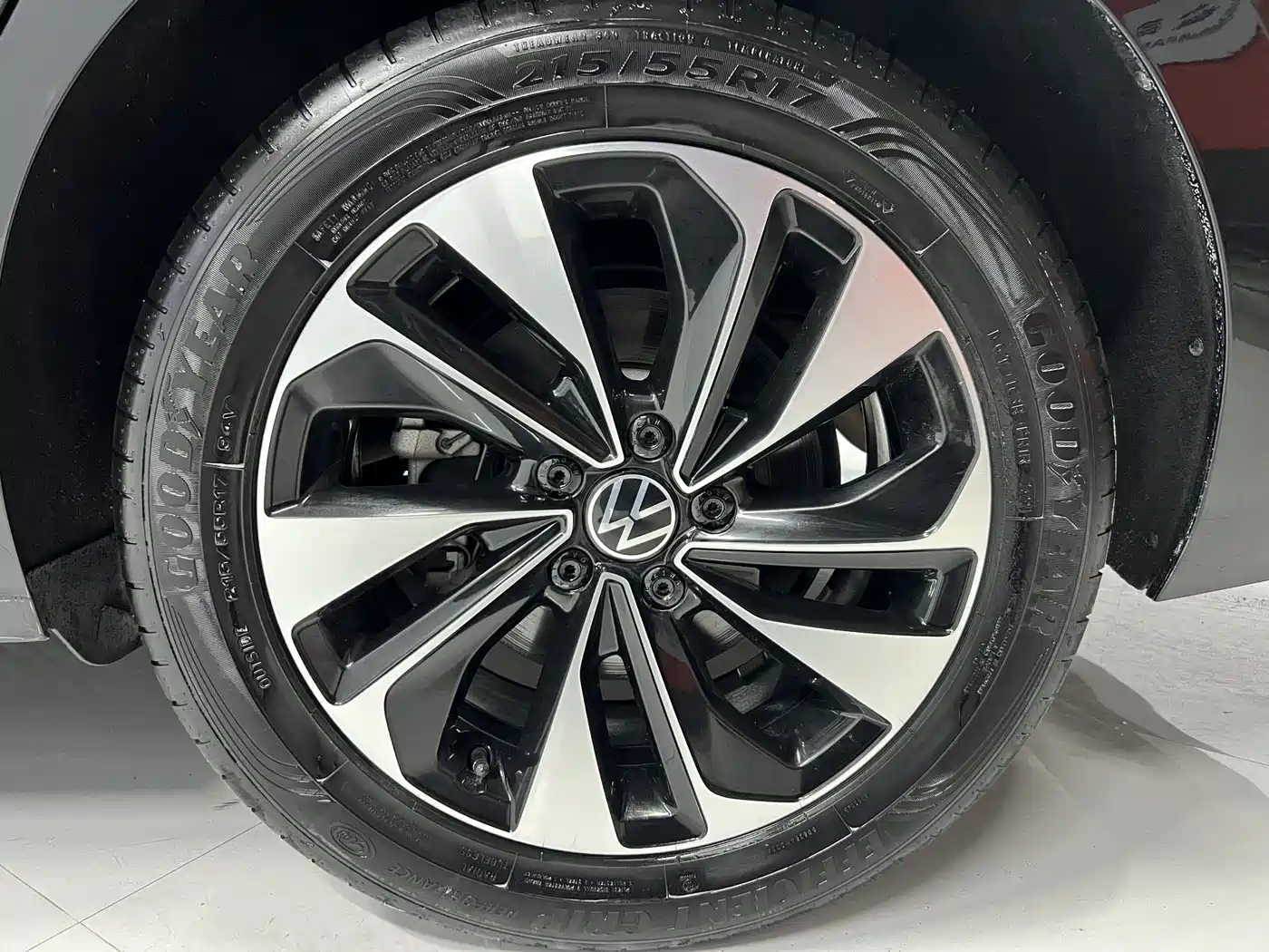 Volkswagen Passat 2022 280TSI Elite Edition фото 20