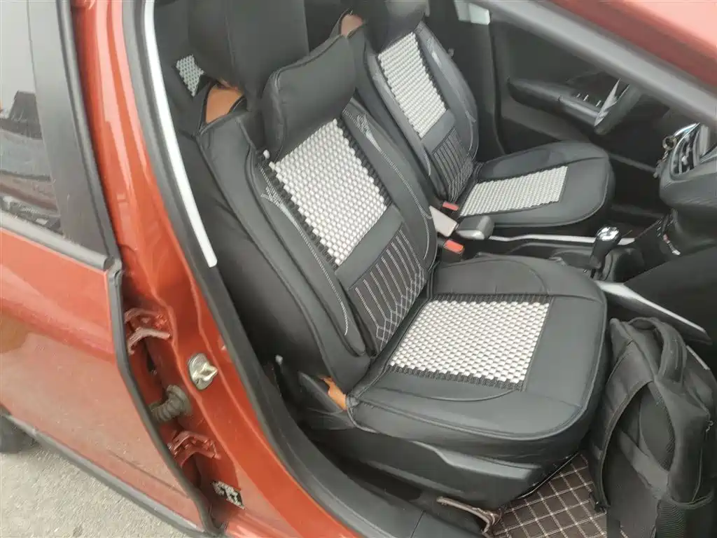Peugeot 2008 2018 1.6L Automatic Fashion Edition фото 17