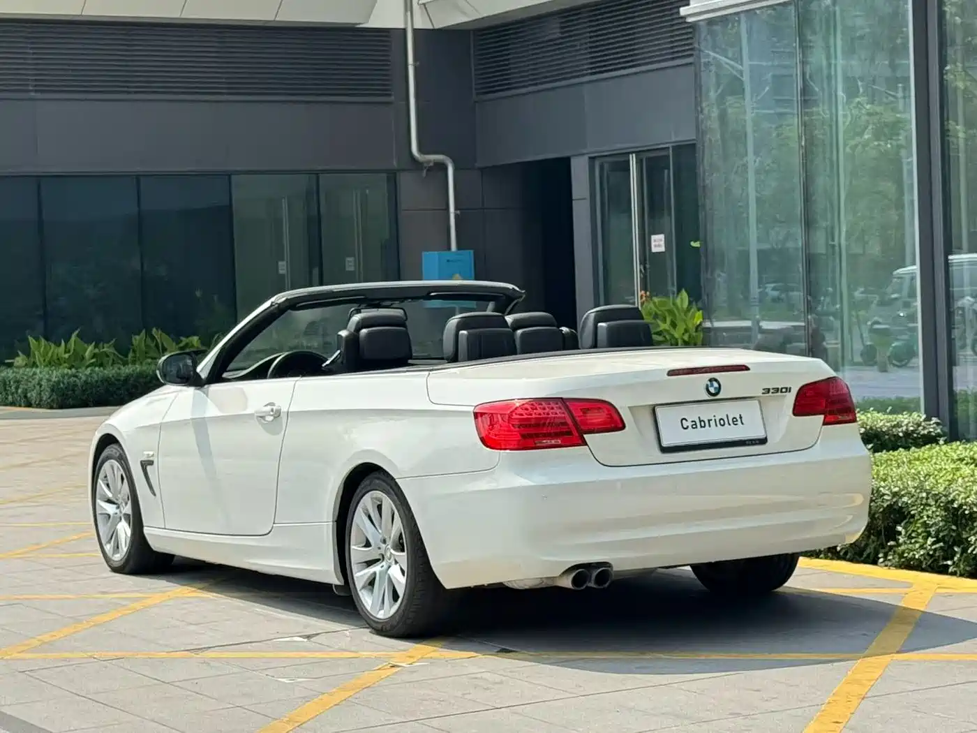 BMW 3 Series (Import) 2011 330i Convertible Coupe фото 7