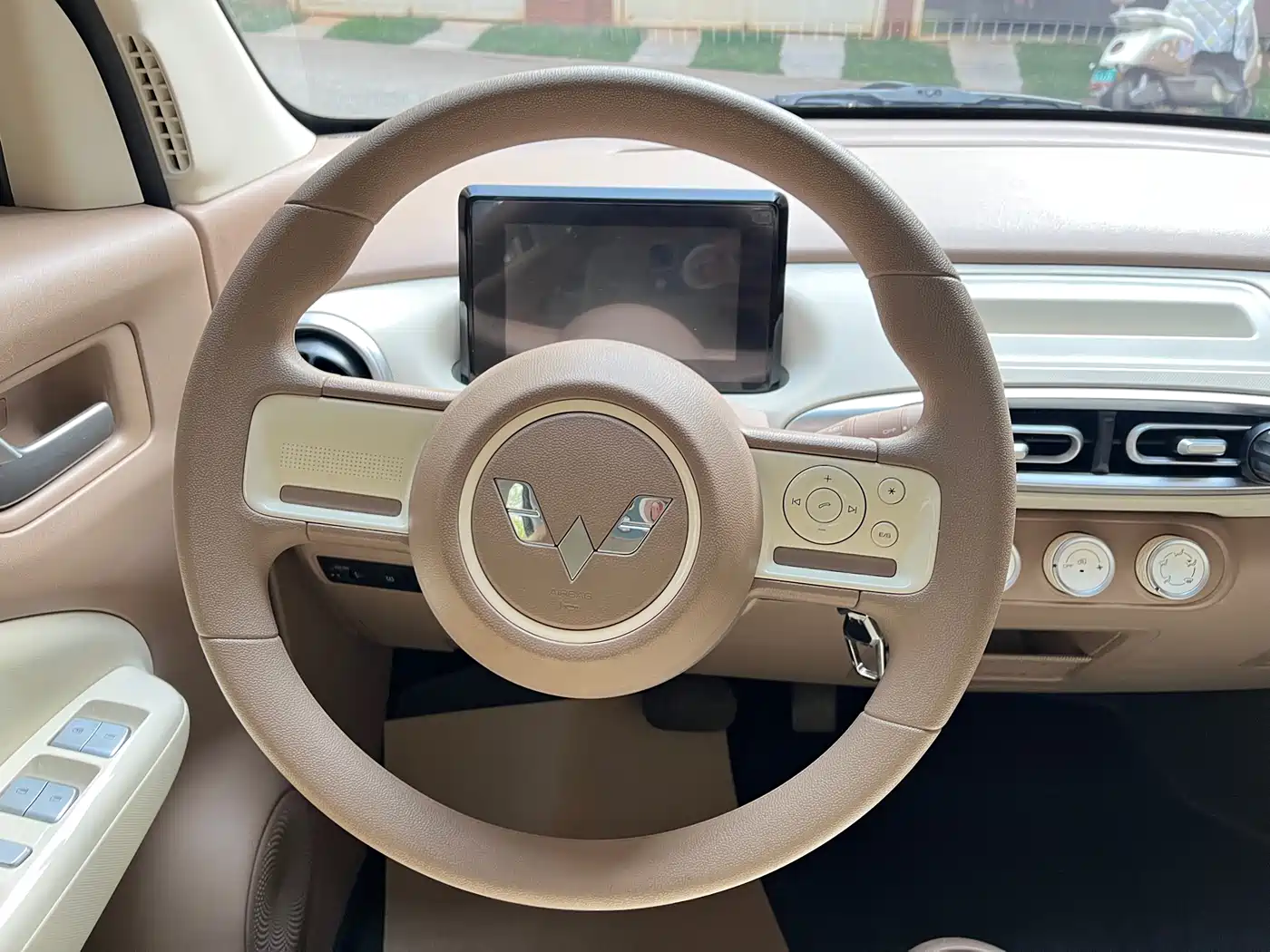 WULING AUTOMOBILE HONGGUANG MINIEV
