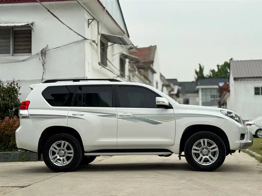 Toyota Prado 2010 4.0L Automatic VX NAVI фото 5