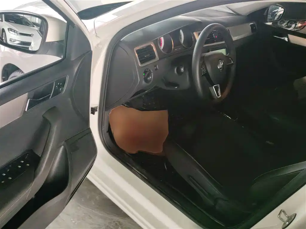 Škoda Skoda Rapid Spaceback 2019 1.5L Automatic Comfort Edition фото 13