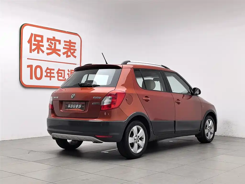 Škoda Fabia 2012 1.6L Scout фото 2