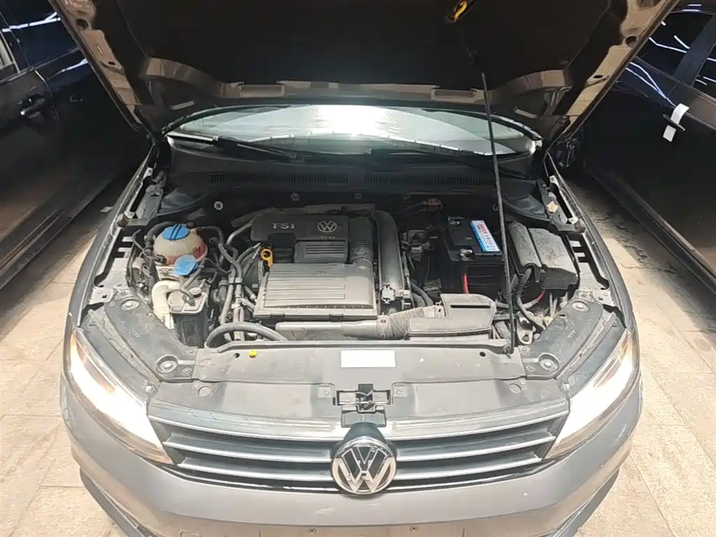 Volkswagen Sagitar 2016 230TSI 25th Anniversary Edition фото 20