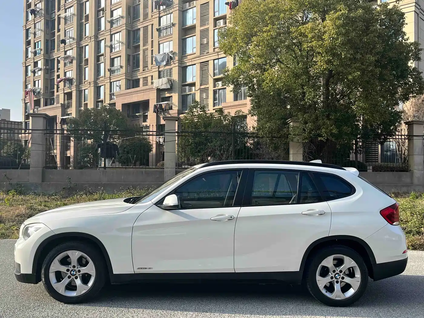 BMW X1 (Import) 2012 sDrive18i Luxury фото 2