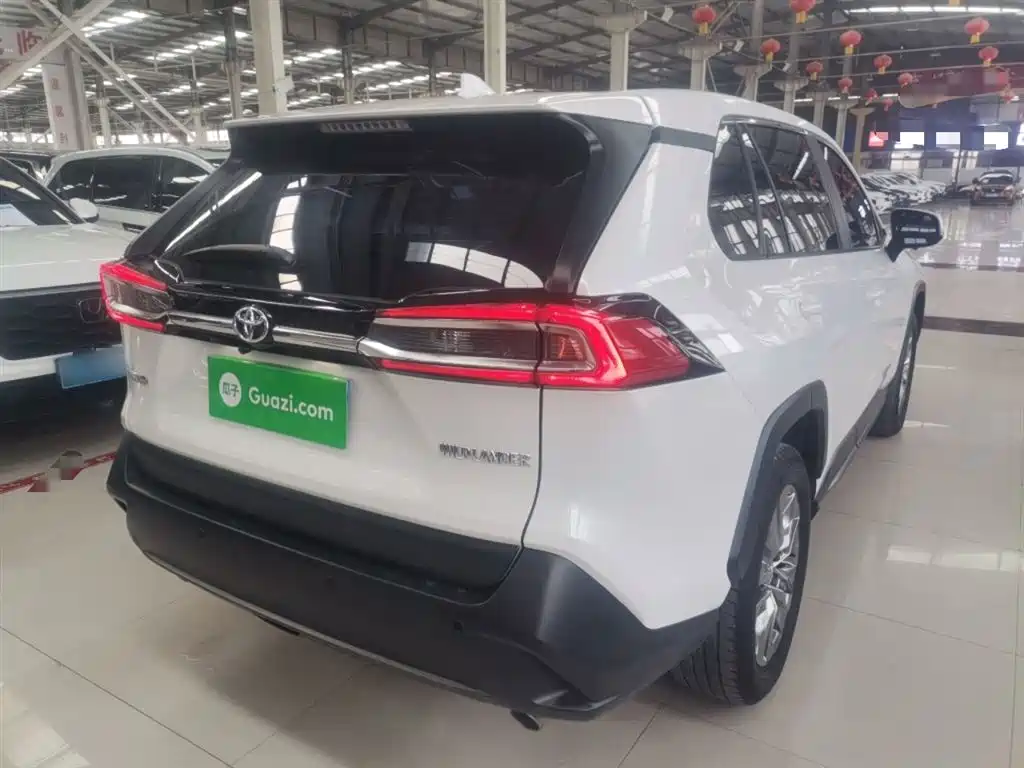 Toyota Wildlander 2023 2.0L CVT FWD LE фото 7