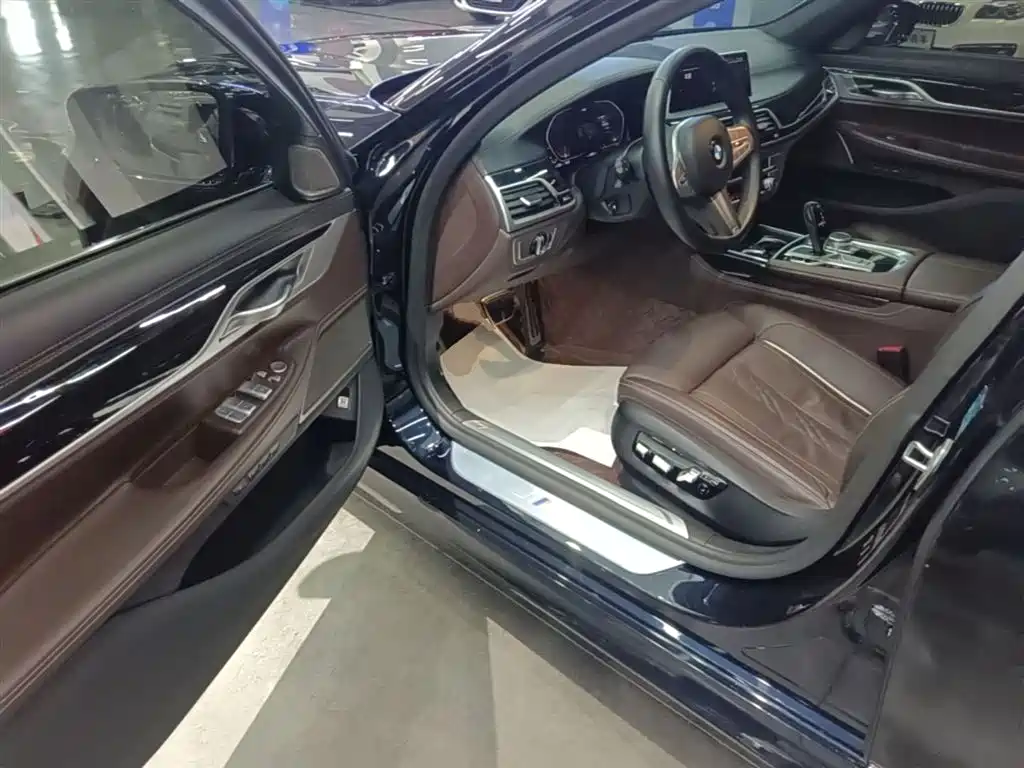 BMW 7 Series 2019 Facelift 730Li M Sport Package фото 16