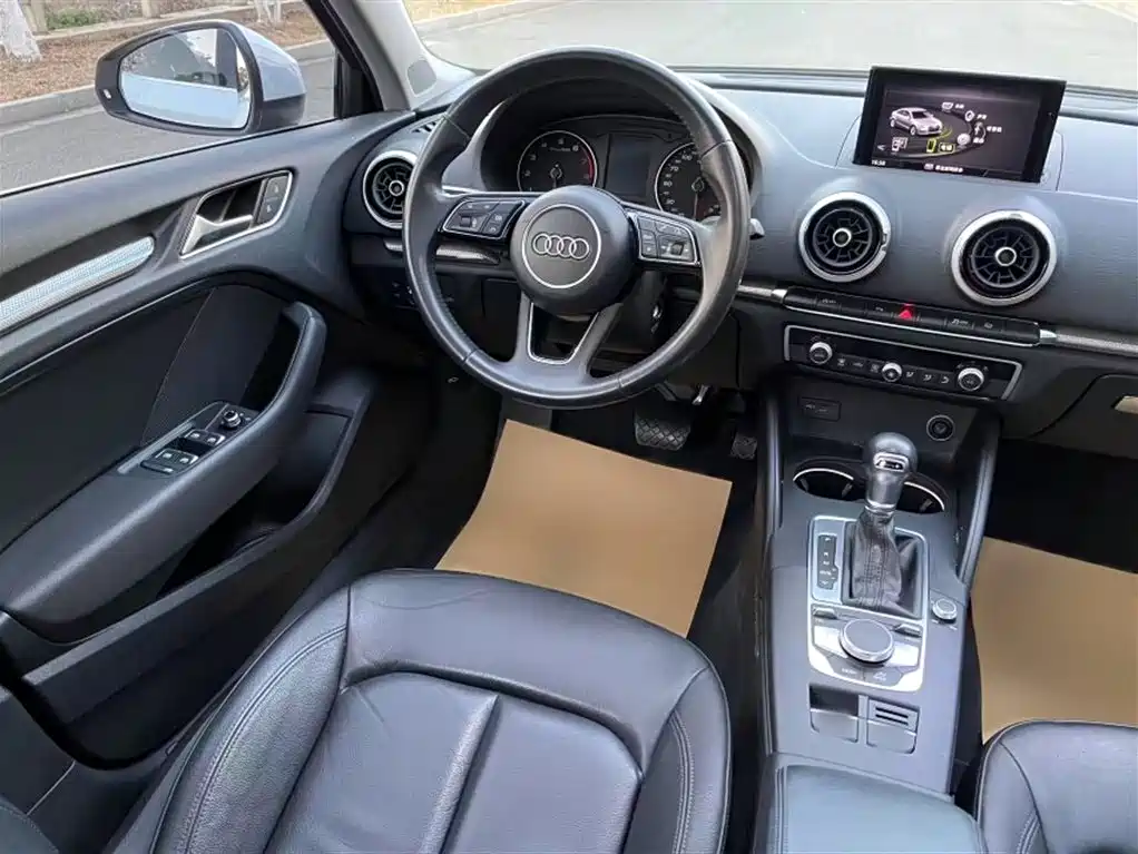 Audi A3 2019 Limousine 35 TFSI Style China VI фото 3