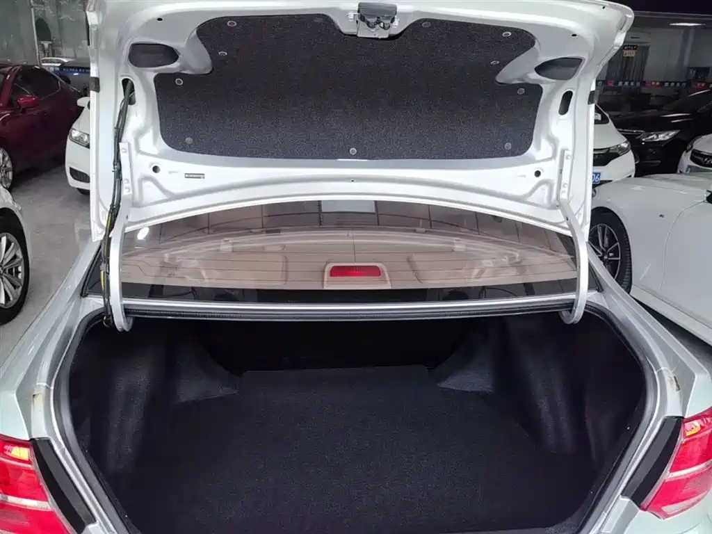 Toyota Corolla 2013 1.6L Automatic Excellence Edition фото 19