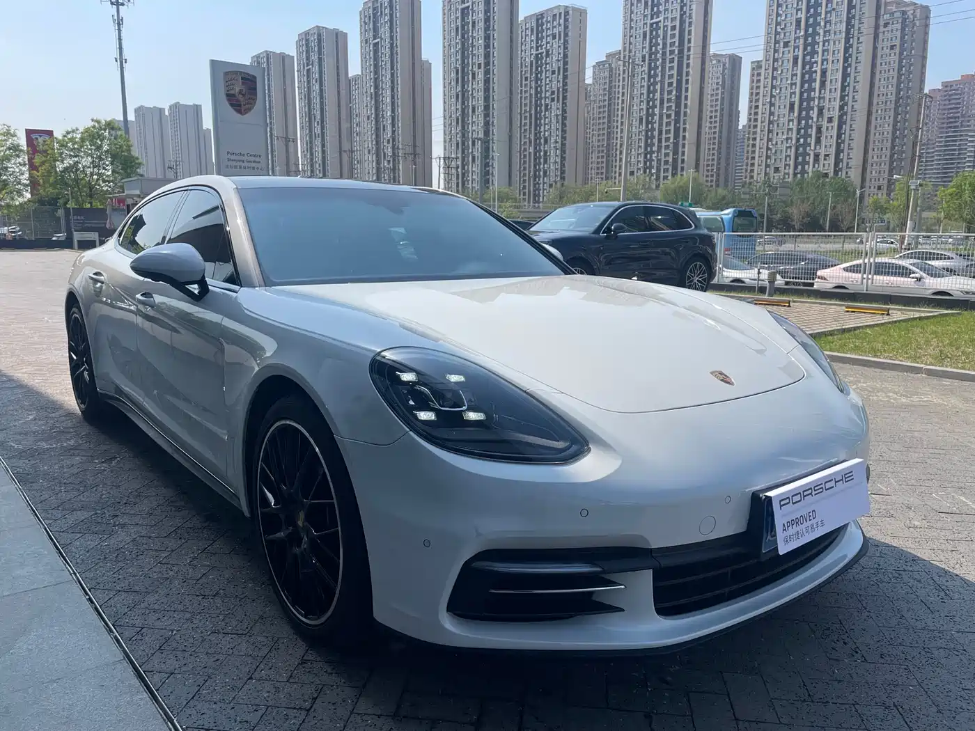 Porsche Panamera 2017 Panamera 4 Executive Long Wheelbase 3.0T фото 8