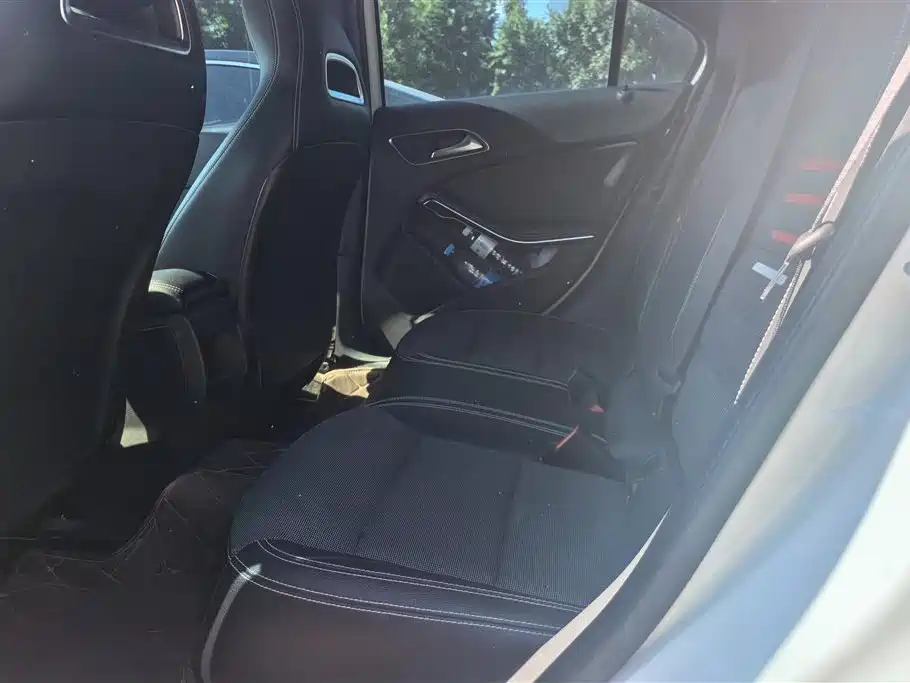 Mercedes-Benz A-Class (Import) 2018 A 200 Sport фото 11