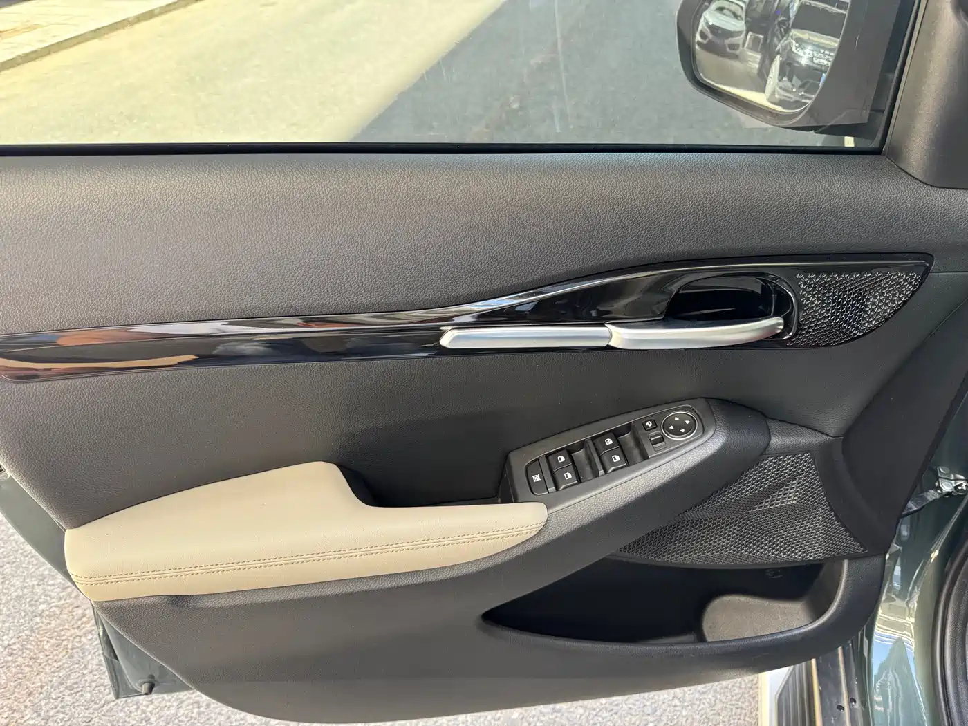 Kia Seltos 2023 1.5L CVT Premium Edition фото 12